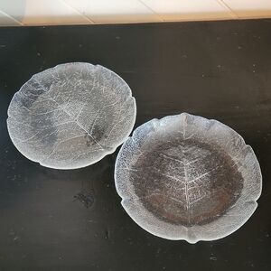 Two Arcoroc Aspen Leaf Textured Glass Plates
